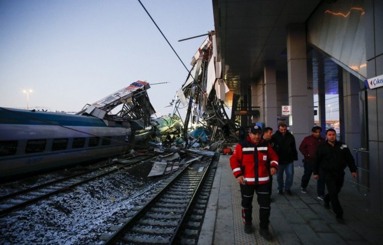 Négyen meghaltak egy törökországi vonatszerencsétlenségben