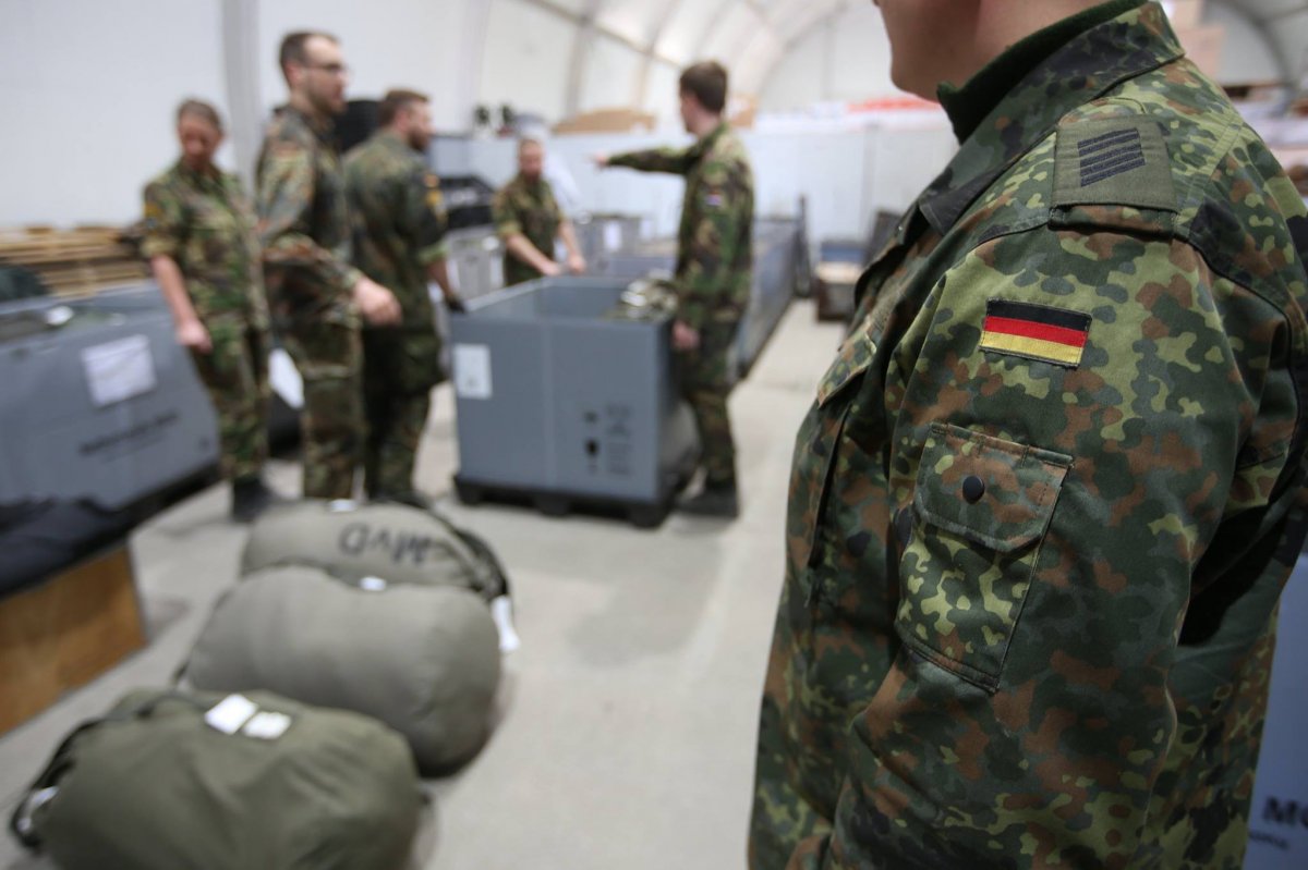 Külföldiek alkalmazását mérlegelik a német hadseregben, Románia katonái „átállásától” tart