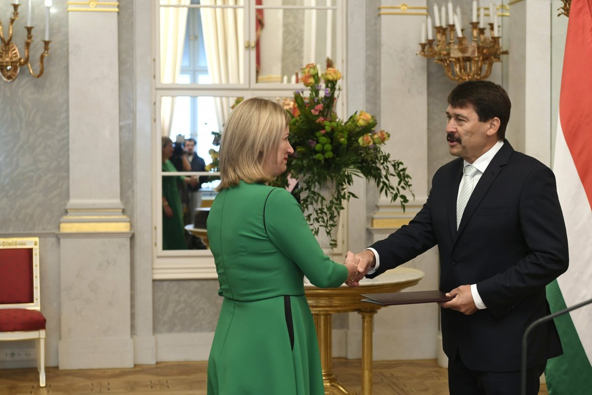 Miniszteri kinevezések a Sándor-palotában, megalakult a negyedik Orbán-kormány
