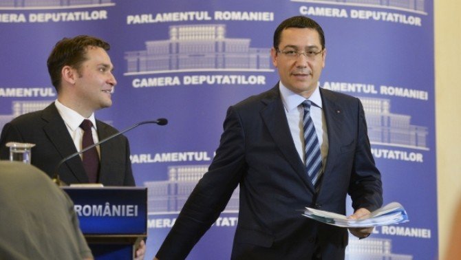 Alapfokon felmentette a bíróság Victor Ponta volt kormányfőt