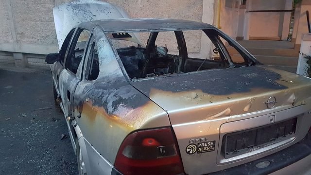 Leszámolás: felgyújtották egy tényfeltáró újságíró gépkocsiját Temesváron