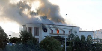 Az Iszlám Állam öngyilkos merénylői támadtak a líbiai külügyminisztériumra