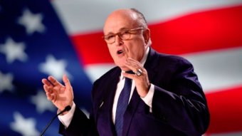 Vizsgálatot kérnek Giuliani ellen: demokrata szenátorok fordultak az igazságügy-minisztériumhoz a Johannisnak írt levél ügyében