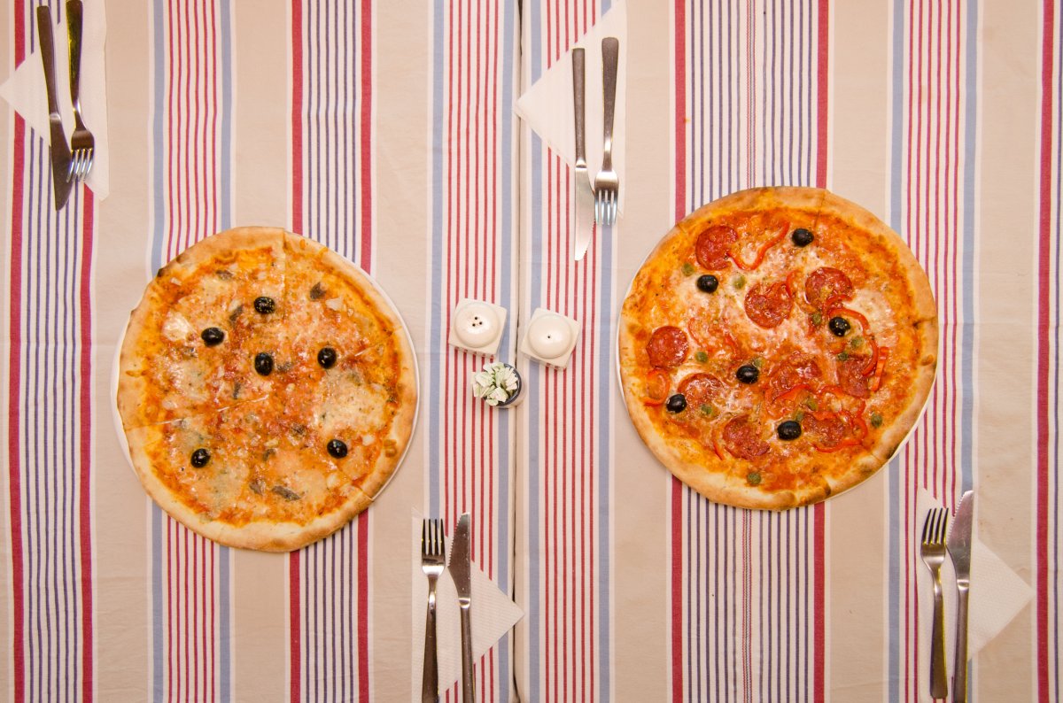 Pizza Siciliana és Pizza Capricciosa •  Fotó: Csedő Attila
