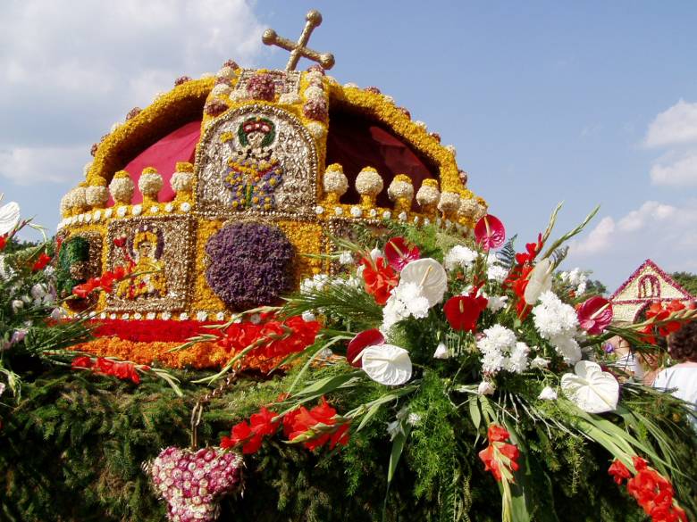 „Üdvözlégy Szent István, ezer éve áldunk” –  A közmédia ünnepi műsorajánlója