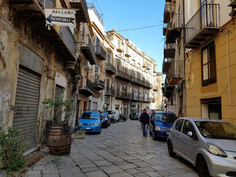 Szicília több városában ismét kötelező a maszk viselése szabadtéren