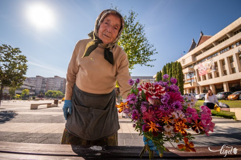 A jól eltelt élet: a virágárus Nunu mama