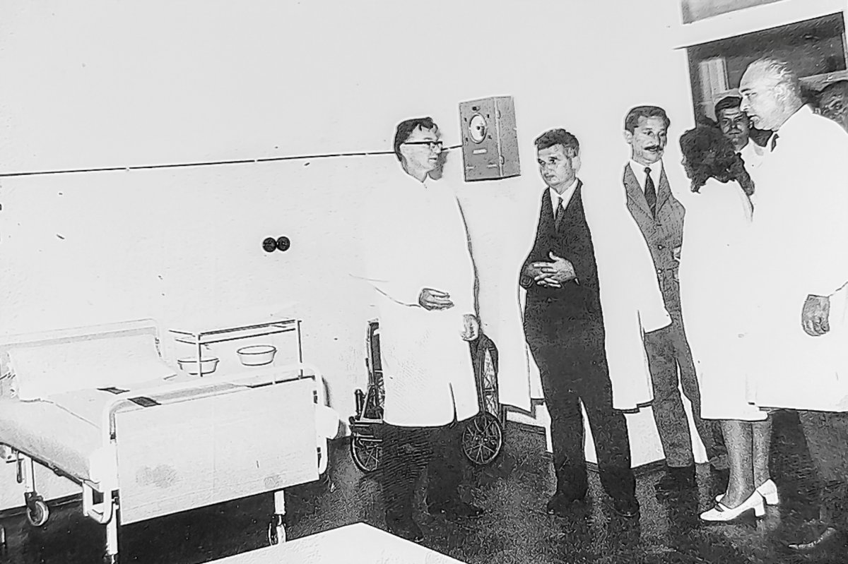 Nicolae Ceaușescu főtitkár és felesége a kórházavatáson, 1971. augusztus 14-én •  Fotó: Forrás: Aurel Sbârcea archívuma