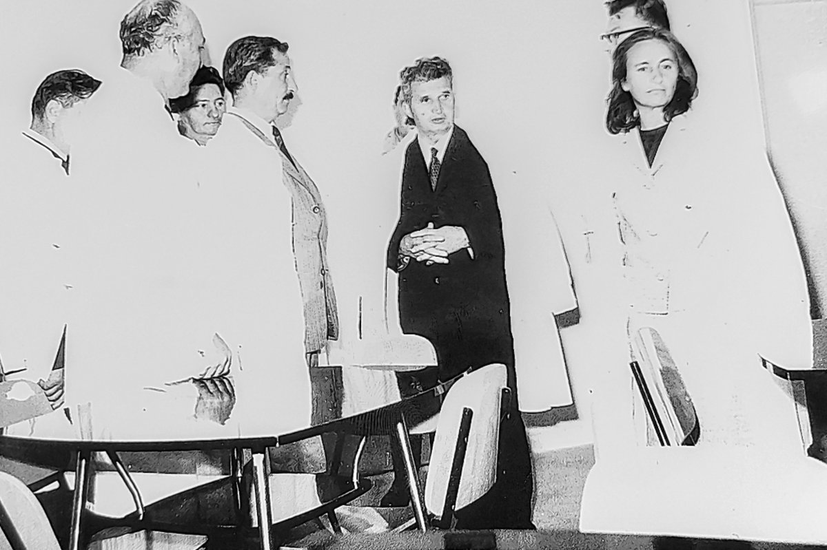 Nicolae Ceaușescu főtitkár és felesége a kórházavatáson, 1971. augusztus 14-én •  Fotó: Forrás: Aurel Sbârcea archívuma