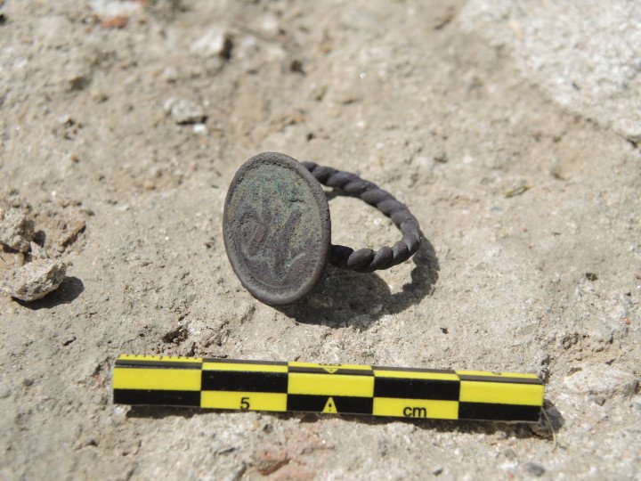 Középkori pecsétgyűrű •  Fotó: Az egresi ásatási projekt fotóarchívuma