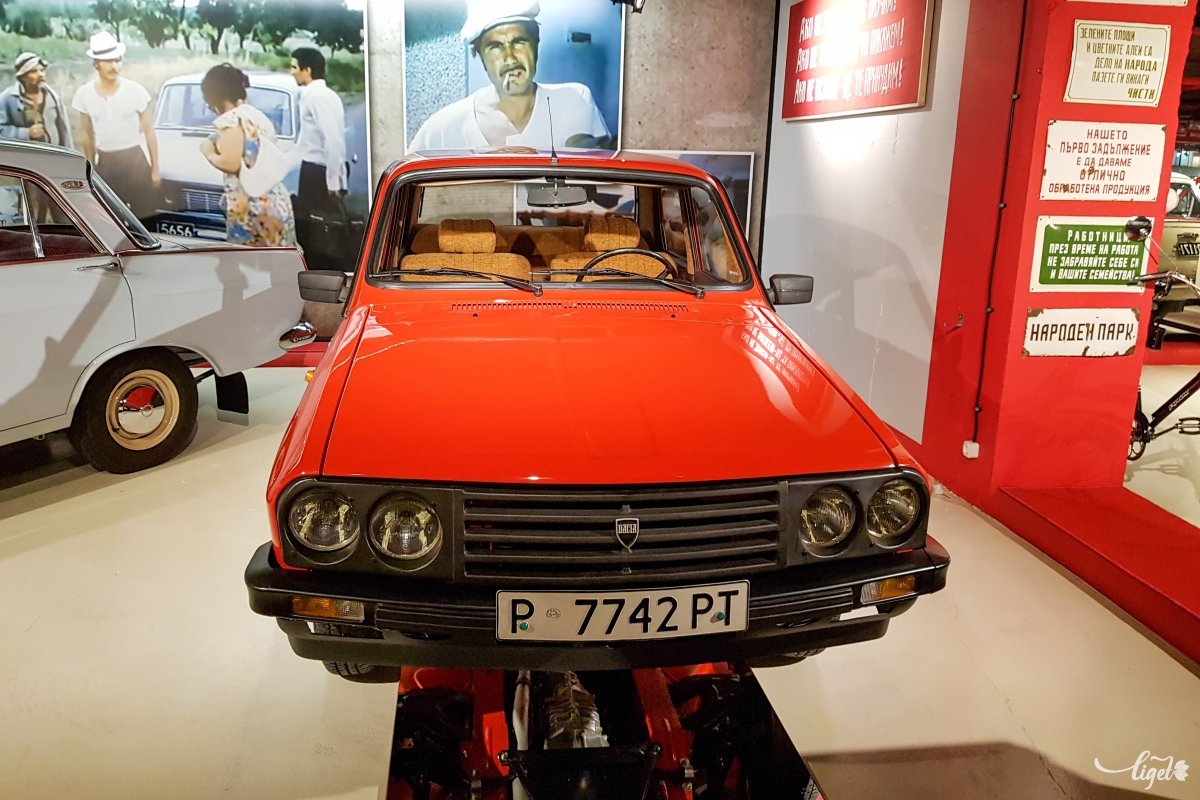 Érdekes, hogy éppen ezt a típust választották a Daciából a kiállításra: a Renault-licensz lejárása utáni első Dacia-modell volt az 1310-es, amelyet 1979 és 2004 között gyártottak •  Fotó: Rédai Attila