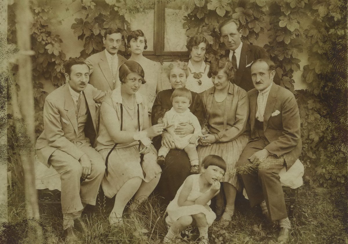 Nagy Gézáné Bogdán Rozália családja, 1929 •  Fotó: Nagy Gyöngyvér személyes archívuma