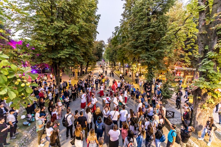 Több mint 85 ezren buliztak a kolozsvári Untold fesztivál első napján