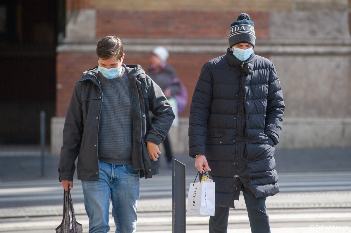 Közel ötszázzal, háromezer fölé emelkedett a koronavírus-fertőzöttek száma Romániában