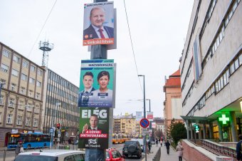 Új Országgyűlést választ a magyar nemzet: előny a Fidesznél, de nyílt a vasárnapi verseny