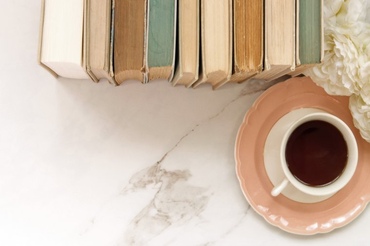 Kávé könyvvel, könyv kávéval – Ahol a szellemi táplálék mellé feketét is adnak