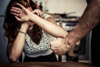 A korábbiaknál több, mintegy 108 ezer esetben követtek el családon belüli erőszakot tavaly Romániában