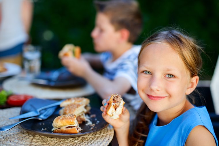 Gyermekünk jövője az étkeztetésén is múlik – A finn menzákon innen, a szalámis szendvicsen túl…