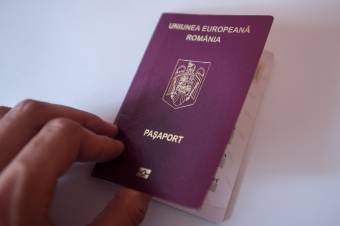Lakat három Maros megyei útlevél-kibocsátó munkaponton