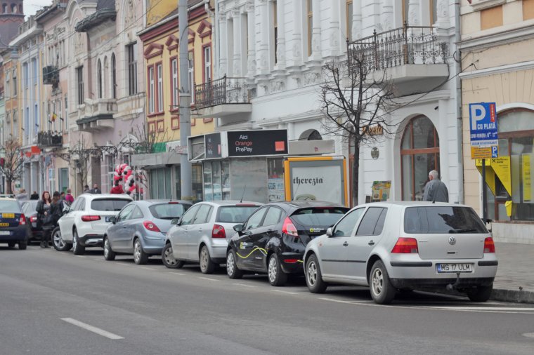 Fizetéses parkolás: nem adják magáncégnek a városlakók pénzét