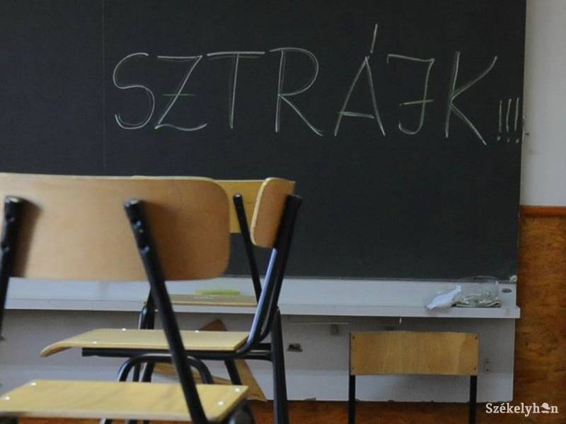 Sztrájkkal fenyegetőznek a fizetésükre váró tanárok