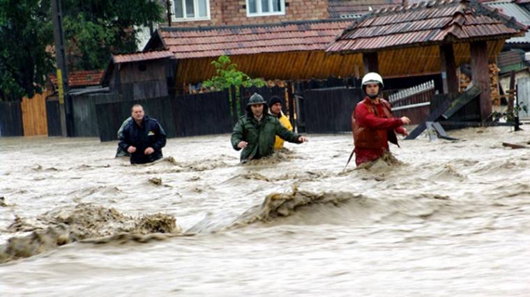Visszatérhettek otthonaikba az árvízkárosultak – 15 megye 45 településén okoztak árvizeket a kiadós esők