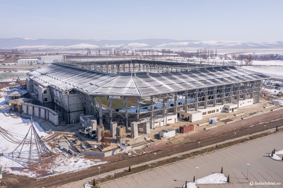 Épül, szépül a Sepsi OSK új otthona: már a nyáron megnyithatja kapuit az új szentgyörgyi stadion (képriporttal)