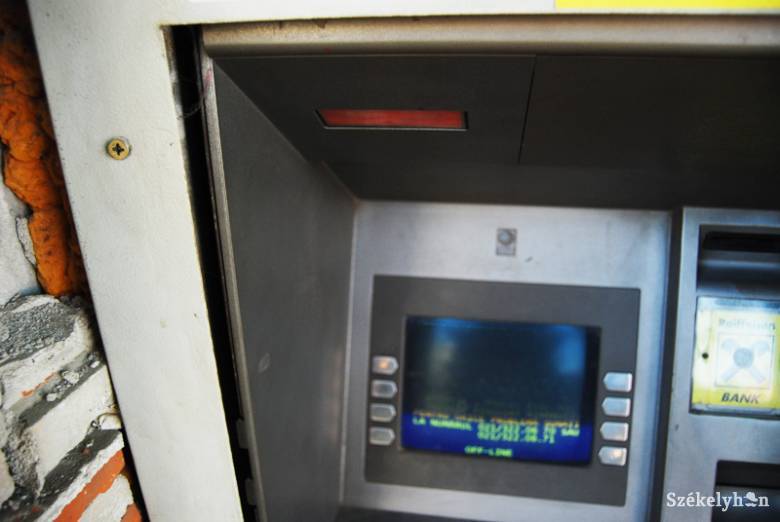 Brassói bankrablás: a rendőrség szerint 160 ezer lej volt a felrobbantott bankautomatában