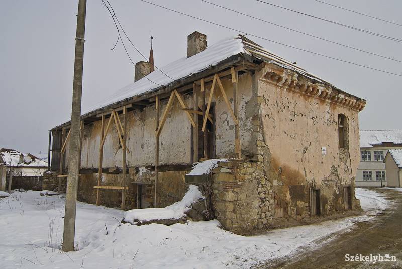 Nincs pénz a szentpáli Dimény-kúria felújítására