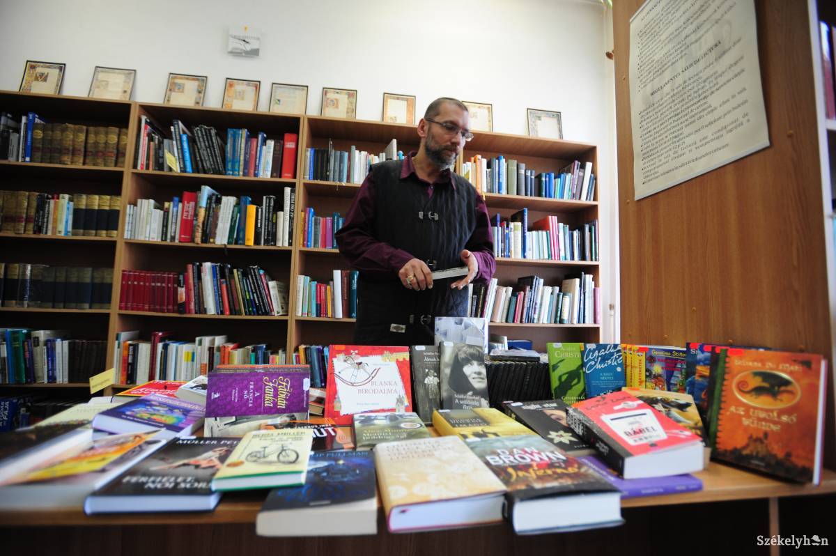 Sikerkönyveket vásárolt a városi könyvtár