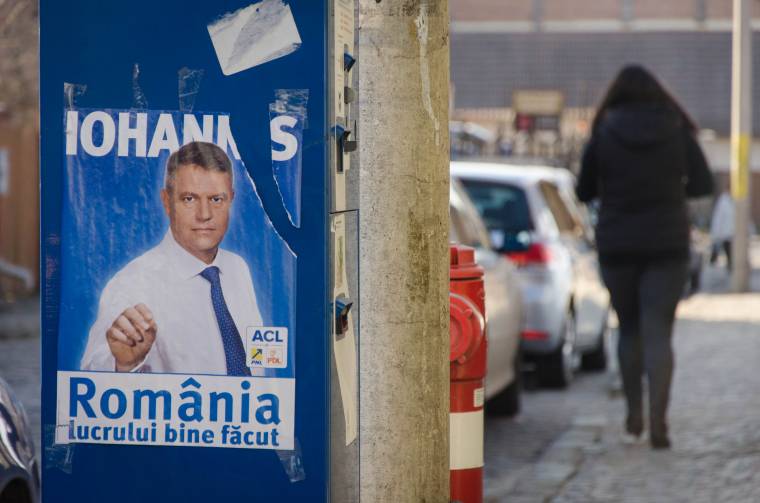 Felmérés: csökkent a kormánypárt népszerűsége, a közéleti személyiségek közül Iohannisban bíznak a legtöbben