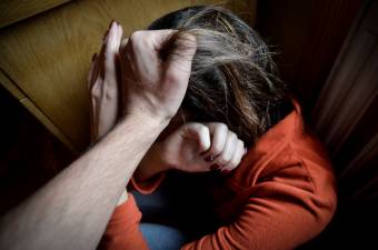 Pszichoterapeuta: nem szabad tétlenül nézni a bántalmazást, erőszakot