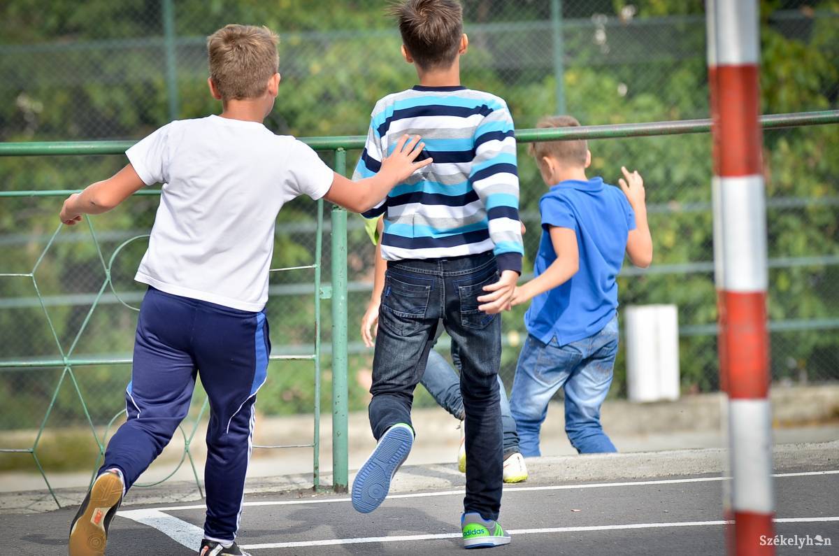 A sepsiszentgyörgyiek a vakációban is használhatják az iskolai sportpályákat