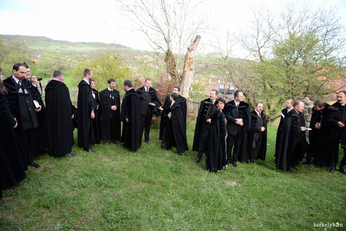 Püspöki vizitáció a „hegyre szúrt faluban”