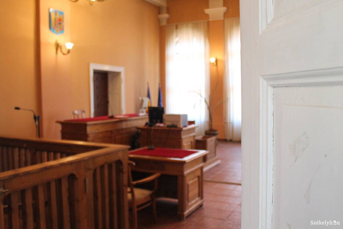 A Legfelsőbb Bírói Tanácstól kérik, hogy állítsa vissza a régi rendet Kovásznán és Zágonban