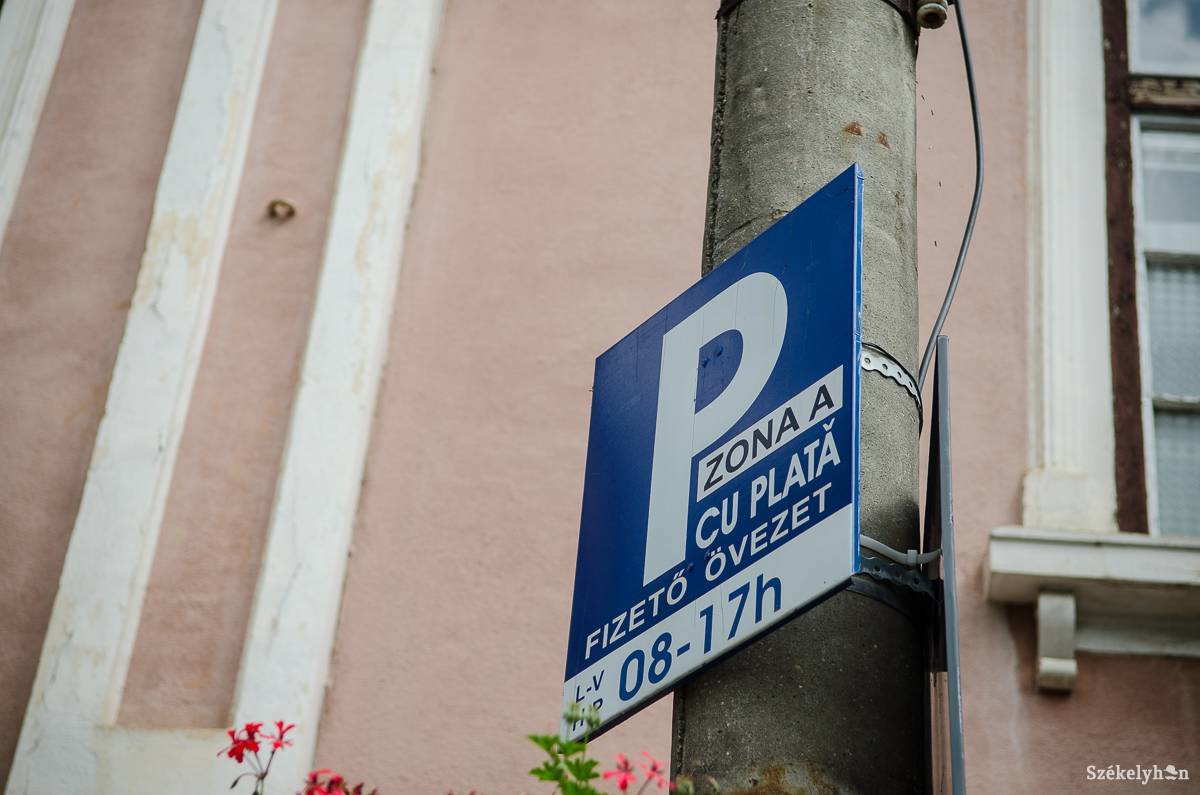 Sepsiszentgyörgyi parkolás: szigor után könnyítés