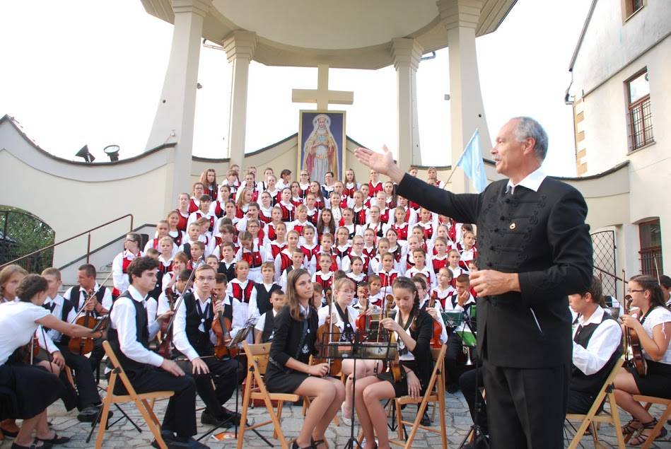 A lengyel–magyar barátságot erősítette meg a Szentegyházi Gyermekfilharmónia