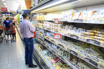 Ciolacu: júniusban a jogosultak megkapják az 50 eurós élelmiszer-utalványokat
