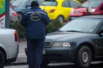 Fizetéses parkolás: csökken a büntetések száma, kevesebb a konfliktus Udvarhelyen
