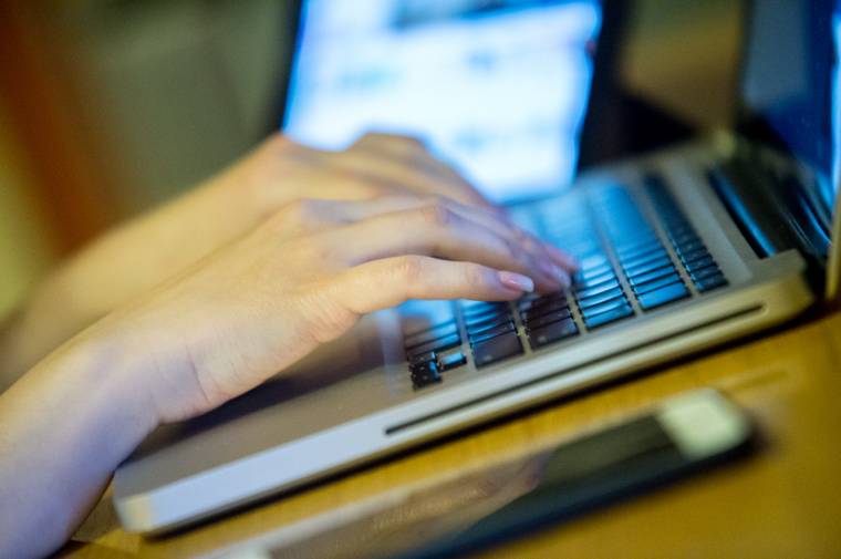Haladni a korral: online felkészítő-lehetőség az informatikából érettségizőknek