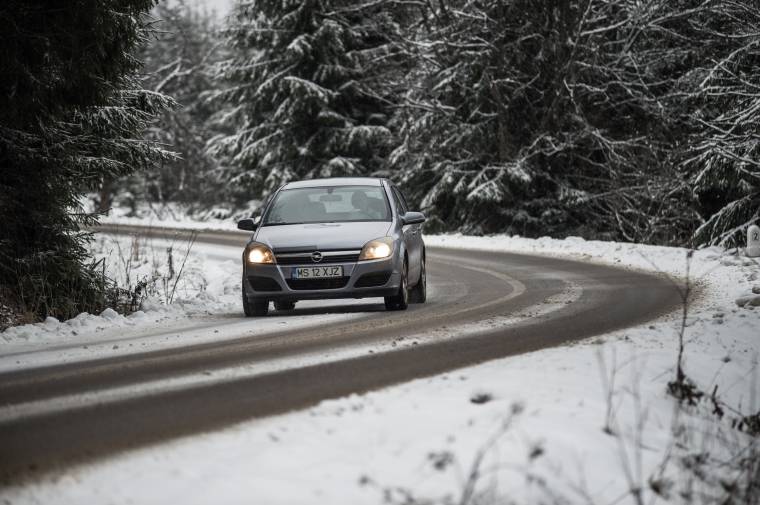 Szerződéskötés: a Multipland fogja végezni a téli útkarbantartást a megyei utakon