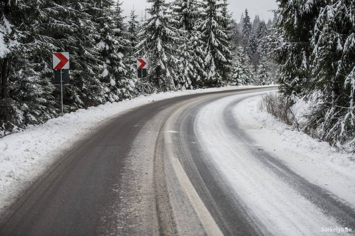 Szerződéskötés: a Multipland fogja végezni a téli útkarbantartást a megyei utakon