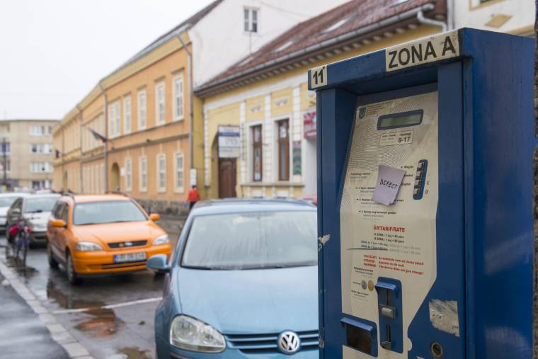 Új áramellátási rendszerre kapcsolják a parkolóautomatát