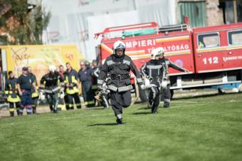 Önkéntes tűzoltók versenyeztek