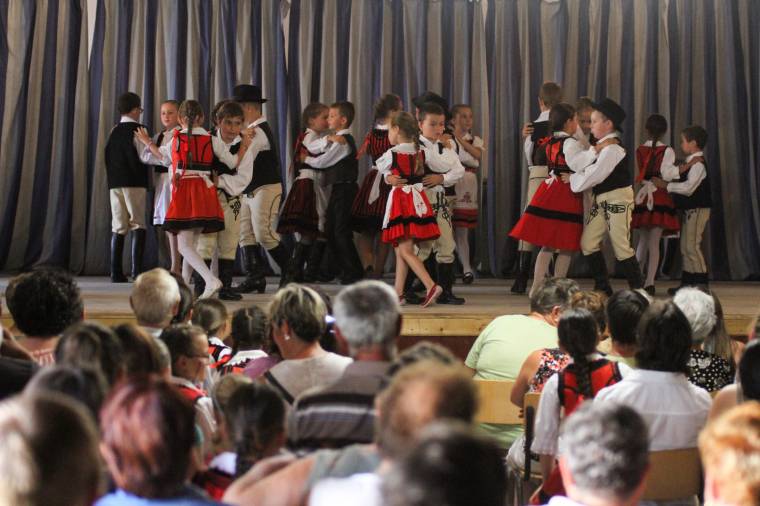 Magyarországi oktatók tanítottak erdélyi táncokat a Homoród mentén