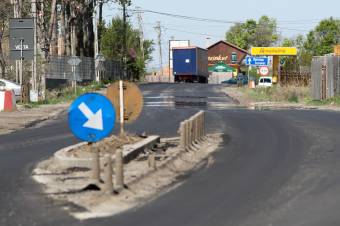 Továbbra is korlátozzák a tehergépjárművek forgalmát