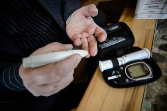 Kevés ingyenes tesztet biztosítanak az inzulinfüggő cukorbetegeknek