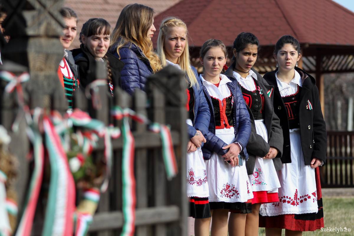 Kárpát-medencei utazási lehetőség magyarországi középiskolásoknak március 15-én
