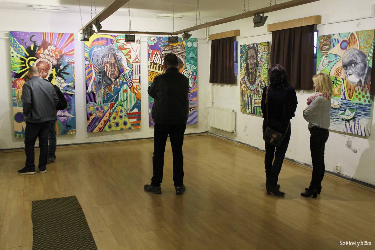 Sokszínű és fiatalos világot tár elénk a „Svung” kiállítás