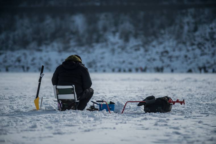 Horgászversenyt tartanak a Gyilkos-tó jegén